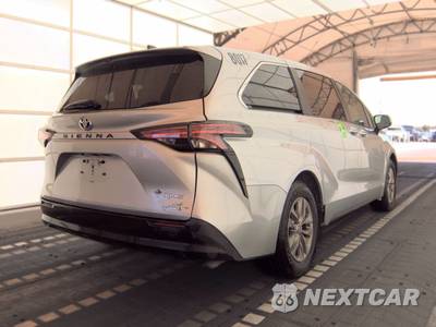 2022 Toyota Sienna LE 8-Passenger 120.5" WB - zdjęcie 4 z 28 - miniatura