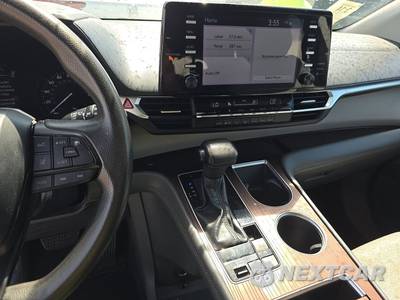 2022 Toyota Sienna LE 8-Passenger 120.5" WB - zdjęcie 11 z 28 - miniatura