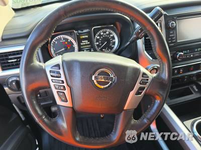 2017 Nissan TITAN XD SV Crew Cab Medium Bed - zdjęcie 10 z 55 - miniatura