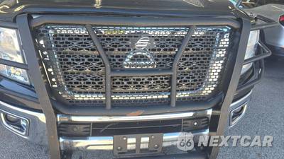 2017 Nissan TITAN XD SV Crew Cab Medium Bed - zdjęcie 33 z 55 - miniatura