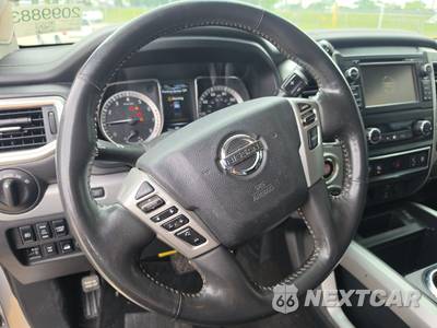 2018 Nissan TITAN PRO-4X Crew Cab Short Bed - zdjęcie 10 z 25 - miniatura