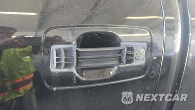 2017 Nissan TITAN XD SV Crew Cab Medium Bed - zdjęcie 36 z 55 - miniatura