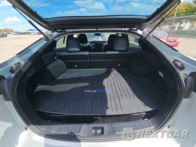 2017 Toyota Prius Prime Premium - zdjęcie 16 z 28 - miniatura