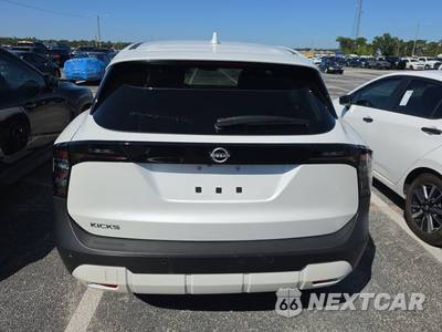 2025 Nissan Kicks SV - zdjęcie 5 z 20 - miniatura