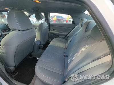 2021 Hyundai Elantra SEL - zdjęcie 13 z 22 - miniatura