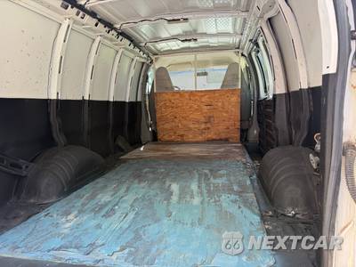 2019 Chevrolet Express 3500 Cargo Van 1WT 135.0" WB - zdjęcie 9 z 17 - miniatura