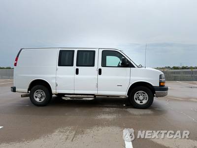 2019 Chevrolet Express 3500 Cargo Van 1WT 135.0" WB - zdjęcie 4 z 17 - miniatura
