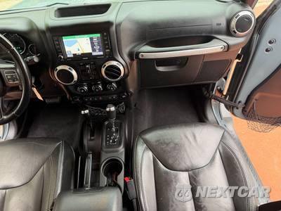 2015 Jeep Wrangler Unlimited Sahara - zdjęcie 32 z 90 - miniatura