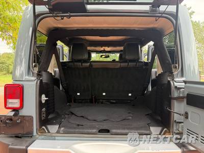 2015 Jeep Wrangler Unlimited Sahara - zdjęcie 48 z 90 - miniatura