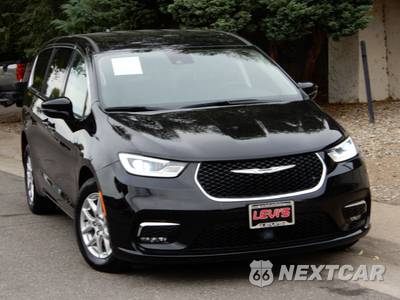 2024 Chrysler Pacifica Touring L 121.6" WB
