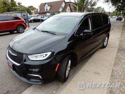 2024 Chrysler Pacifica Touring L 121.6" WB - zdjęcie 8 z 23 - miniatura