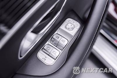 2024 Mercedes-Benz GLS 600 4MATIC - zdjęcie 43 z 90 - miniatura