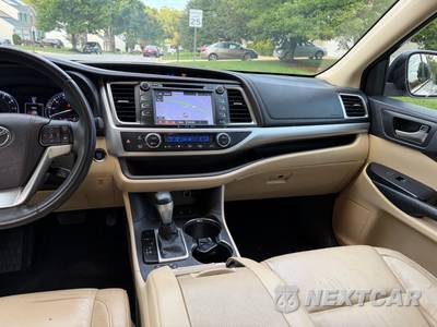 2016 Toyota Highlander XLE - zdjęcie 11 z 26 - miniatura