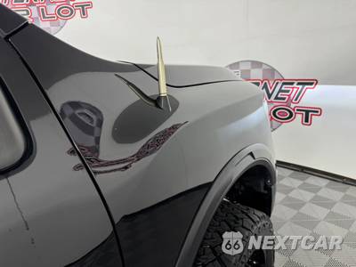 2021 Nissan TITAN PRO-4X Crew Cab Short Bed - zdjęcie 32 z 48 - miniatura