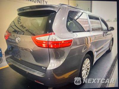 2015 Toyota Sienna XLE 8-Passenger 119.3" WB - zdjęcie 3 z 10 - miniatura
