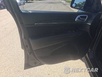 2014 Jeep Grand Cherokee SRT - zdjęcie 9 z 34 - miniatura
