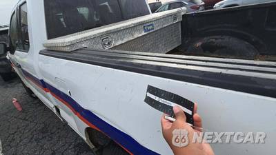 2022 Ford F-150 XLT Extended Cab Medium Bed w/Rear Doors - zdjęcie 19 z 50 - miniatura