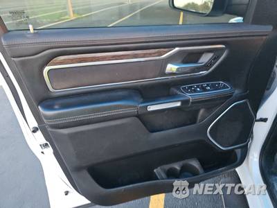 2020 Ram 1500 Laramie Crew Cab Short Bed - zdjęcie 9 z 30 - miniatura