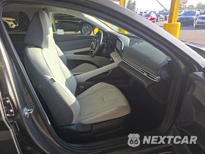 2025 Hyundai Elantra Limited - zdjęcie 8 z 27 - miniatura