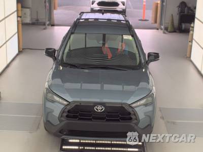 2026 Toyota Corolla Cross LE - zdjęcie 2 z 30 - miniatura