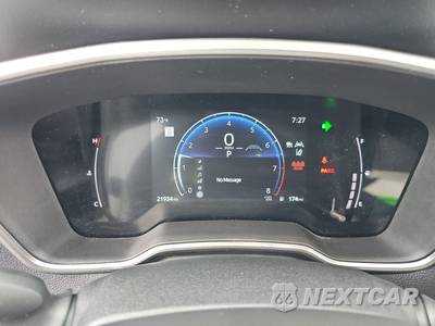 2025 Toyota Corolla Cross XLE - zdjęcie 12 z 31 - miniatura