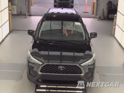 2025 Toyota Corolla Cross XLE - zdjęcie 2 z 31 - miniatura