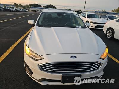 2019 Ford Fusion SE - zdjęcie 2 z 33 - miniatura
