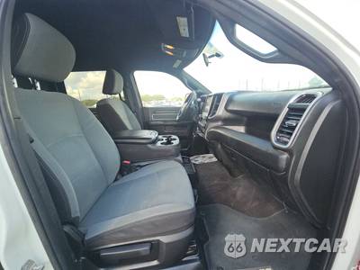 2022 Ram 2500 Big Horn Crew Cab Medium Bed - zdjęcie 8 z 30 - miniatura
