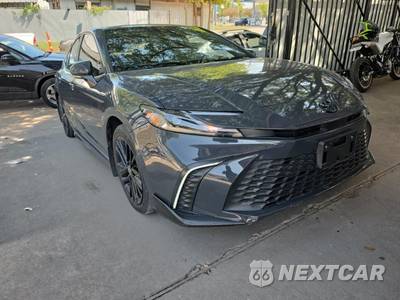2025 Toyota Camry SE - zdjęcie 3 z 18 - miniatura