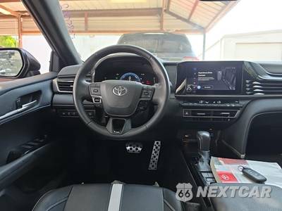 2025 Toyota Camry SE - zdjęcie 8 z 18 - miniatura