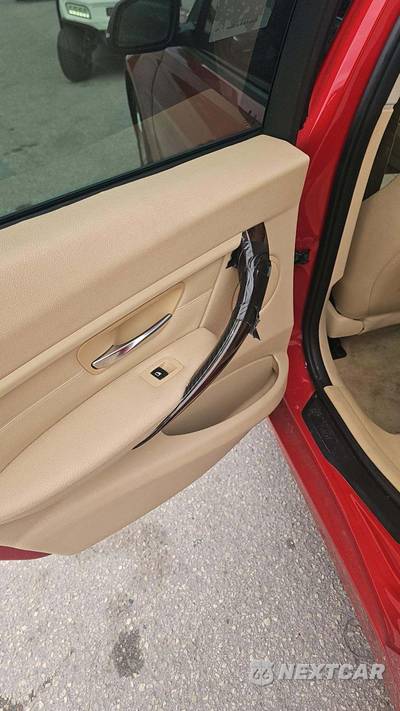 2013 BMW 3 Series Sedan 320i xDrive - zdjęcie 46 z 49 - miniatura