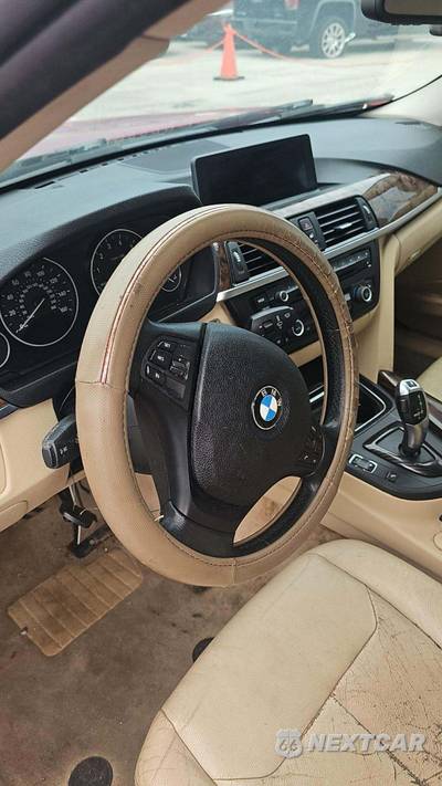 2013 BMW 3 Series Sedan 320i xDrive - zdjęcie 35 z 49 - miniatura