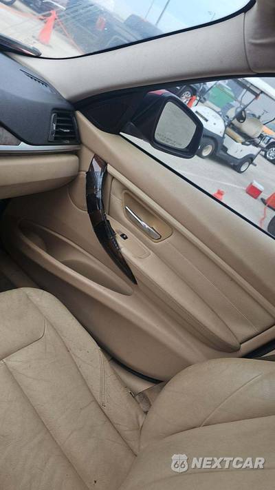 2013 BMW 3 Series Sedan 320i xDrive - zdjęcie 23 z 49 - miniatura