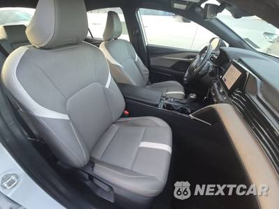 2025 Toyota Camry SE - zdjęcie 8 z 25 - miniatura