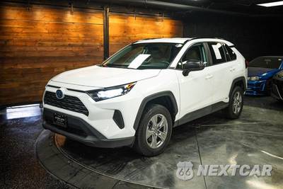 2022 Toyota RAV4 Hybrid LE - zdjęcie 2 z 26 - miniatura