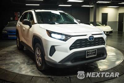 2022 Toyota RAV4 Hybrid LE - zdjęcie 5 z 26 - miniatura