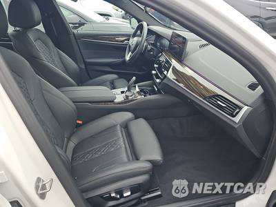 2023 BMW 5 Series Sedan 540i xDrive - zdjęcie 8 z 20 - miniatura