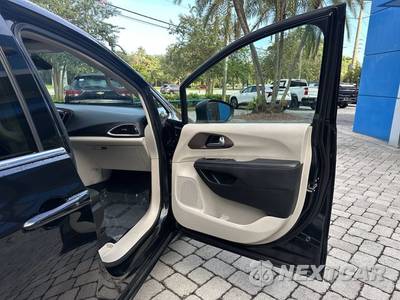 2023 Chrysler Voyager LX 121.6" WB - zdjęcie 24 z 41 - miniatura