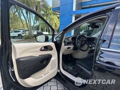 2023 Chrysler Voyager LX 121.6" WB - zdjęcie 23 z 41 - miniatura