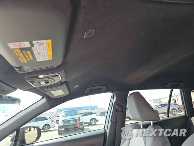 2025 Toyota Corolla Cross Hybrid SE - zdjęcie 18 z 21 - miniatura