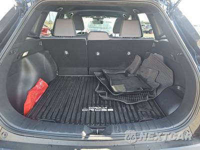 2025 Toyota Corolla Cross Hybrid SE - zdjęcie 16 z 21 - miniatura