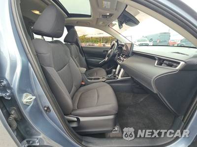 2024 Toyota Corolla Cross LE - zdjęcie 8 z 23 - miniatura
