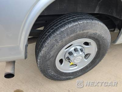 2016 Chevrolet Express 2500 Passenger Van LS 1LS 135.0" WB - zdjęcie 10 z 23 - miniatura