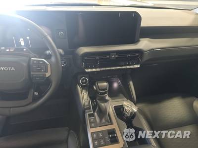 2025 Toyota Land Cruiser - zdjęcie 11 z 21 - miniatura
