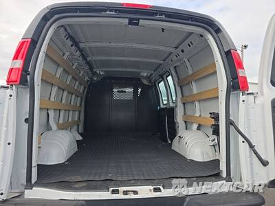 2025 Chevrolet Express 2500 Cargo Van 1WT 135.0" WB - zdjęcie 15 z 30 - miniatura