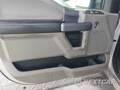2015 Ford F-150 XLT Crew Cab Medium Bed - zdjęcie 9 z 17 - miniatura