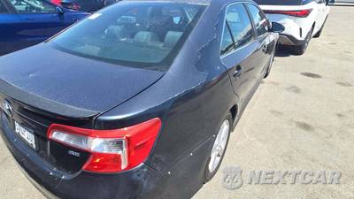 2012 Toyota Camry SE - zdjęcie 37 z 44 - miniatura