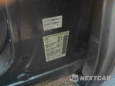 2021 Nissan TITAN SV Crew Cab Short Bed - zdjęcie 14 z 33 - miniatura