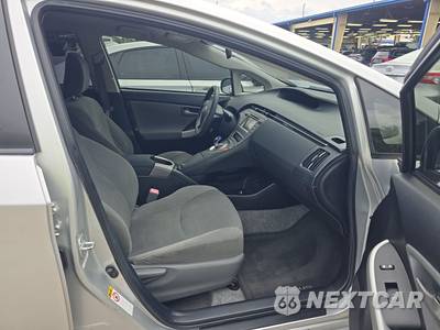 2012 Toyota Prius Two - zdjęcie 8 z 29 - miniatura