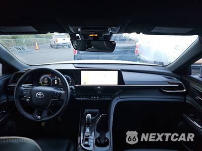 2026 Toyota Crown Signia XLE - zdjęcie 11 z 32 - miniatura